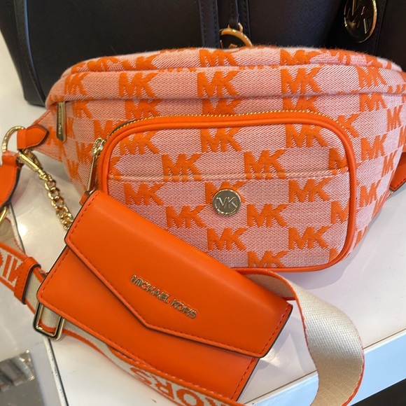 MICHAEL KORS
Maisie Lg Logo 2-in-1 Sling Waist Fanny Pack Crossbody 
Poppy
NWT - Picture 1 of 16